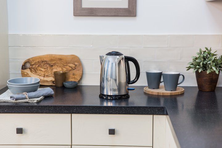 Електрочайник RUSSELL HOBBS Victory 23930-70