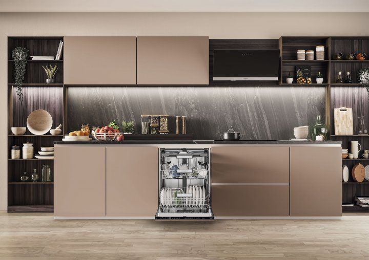 Вбудована посудомийна машина HOTPOINT ARISTON HM7 42 L