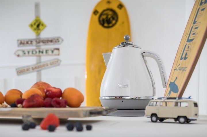 Електрочайник DeLonghi KBOC 2001 W