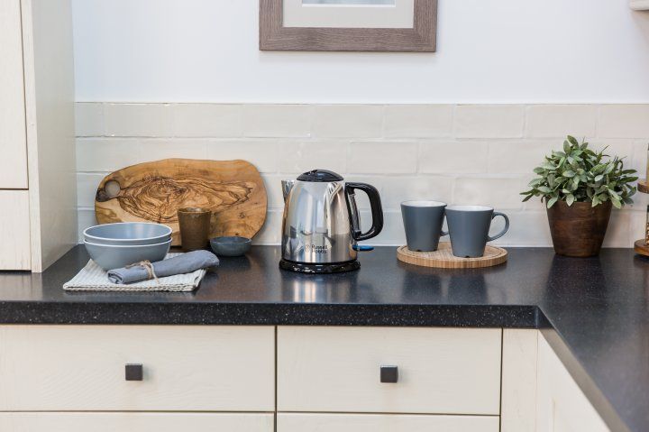 Електрочайник RUSSELL HOBBS Victory 24990-70