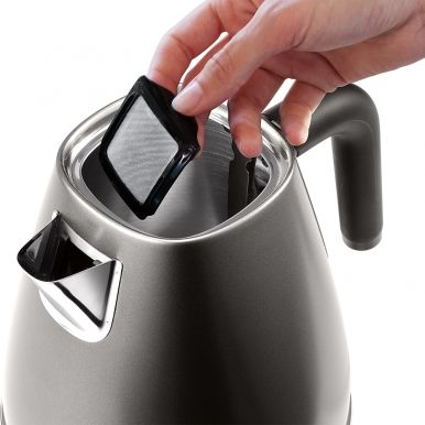 Електрочайник DeLonghi KBIN 2001 TB
