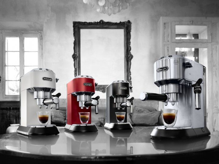 Кавомашина еспресо DELONGHI EC 685 BK