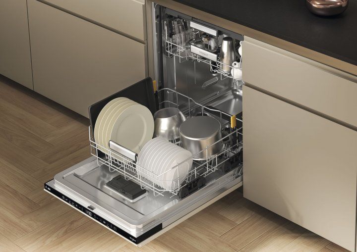 Вбудована посудомийна машина WHIRLPOOL W7IHT58T