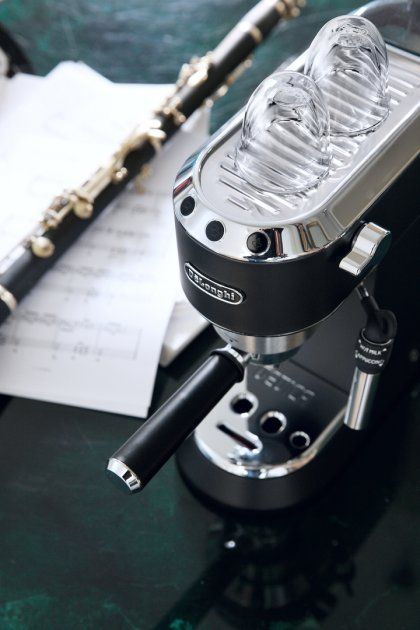 Кавомашина еспресо DELONGHI EC 685 BK