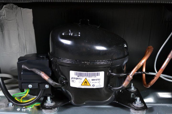 Морозильна камера GRUNHELM GHUF-85