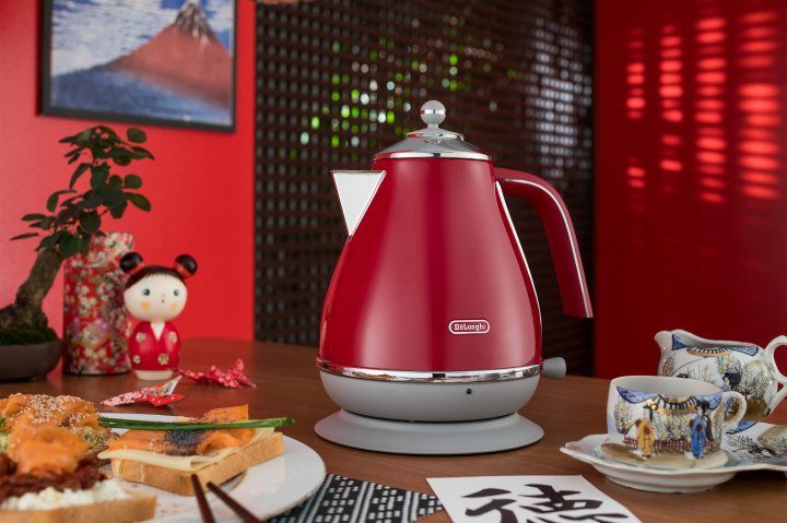 Електрочайник DeLonghi KBOC 2001 R