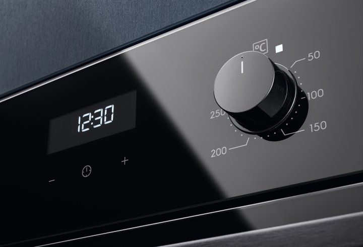 Духова шафа електрична ELECTROLUX EOF5C50BZ