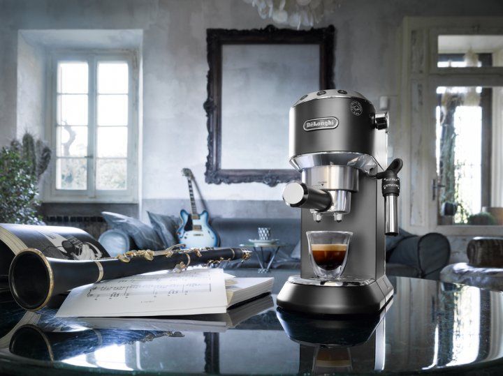 Кавомашина еспресо DELONGHI EC 685 BK