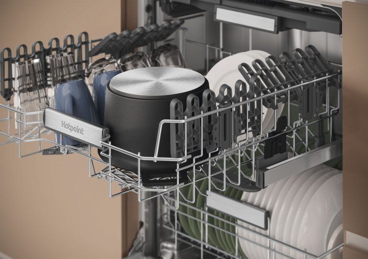 Вбудована посудомийна машина HOTPOINT ARISTON HM7 42 L