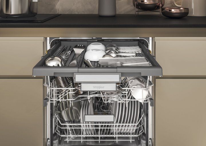 Вбудована посудомийна машина WHIRLPOOL W7IHT58T