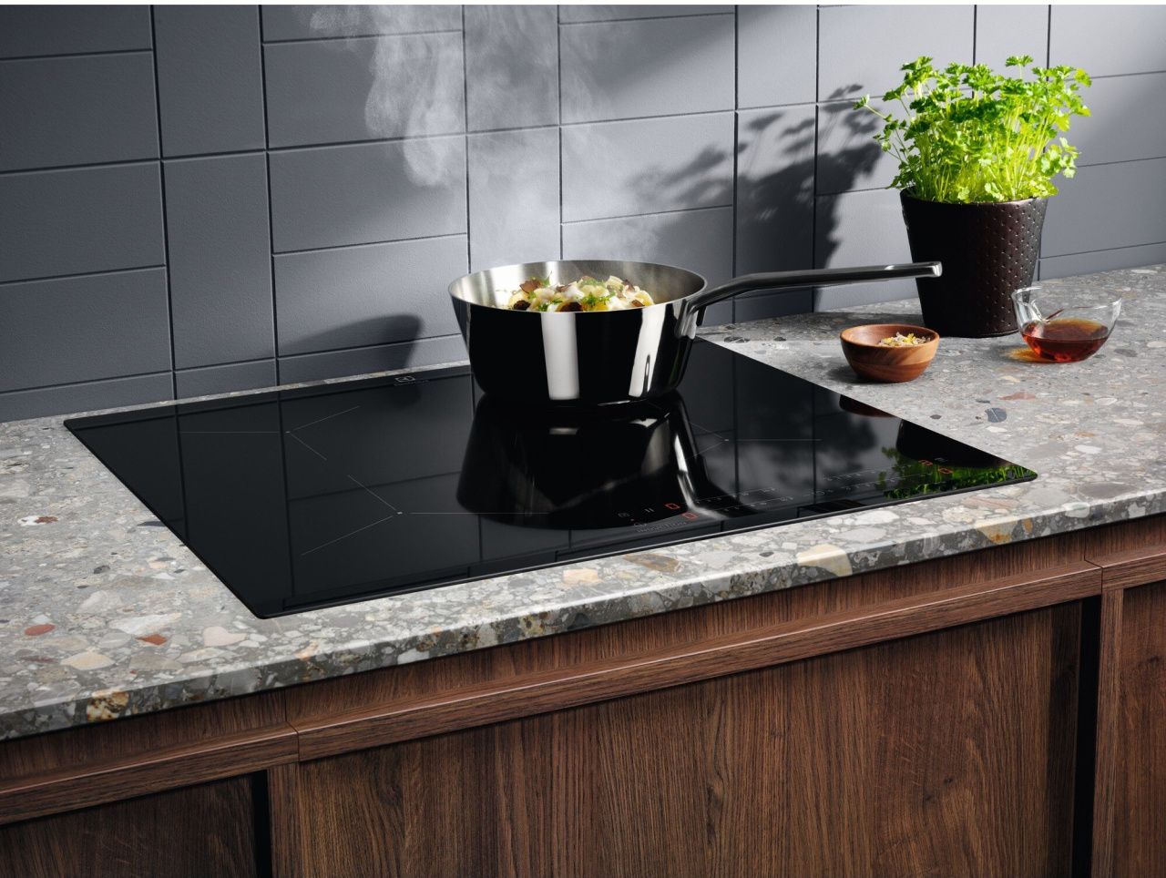 Варильна поверхня індукційна Electrolux EIT61443B