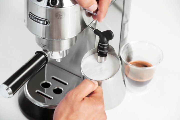 Кавоварка еспресо DELONGHI EC 685 M