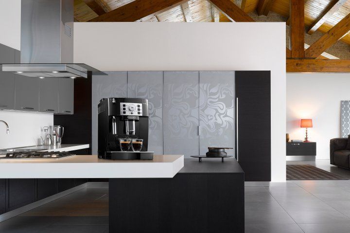 Кавомашина DELONGHI Magnifica S ECAM22.112.B