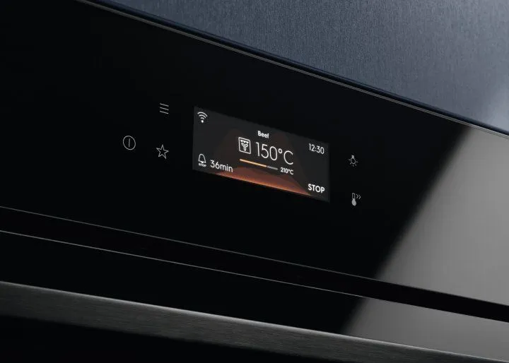 Духова шафа електрична ELECTROLUX SteamBoost PRO 800 (EOB8S39WZ)