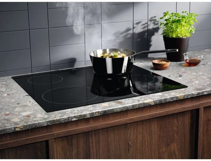 Варильна поверхня електрична Electrolux EIB60420CK