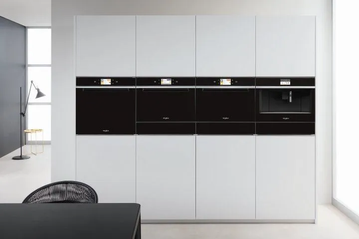 Кавомашина вбудована WHIRLPOOL W11 CM145