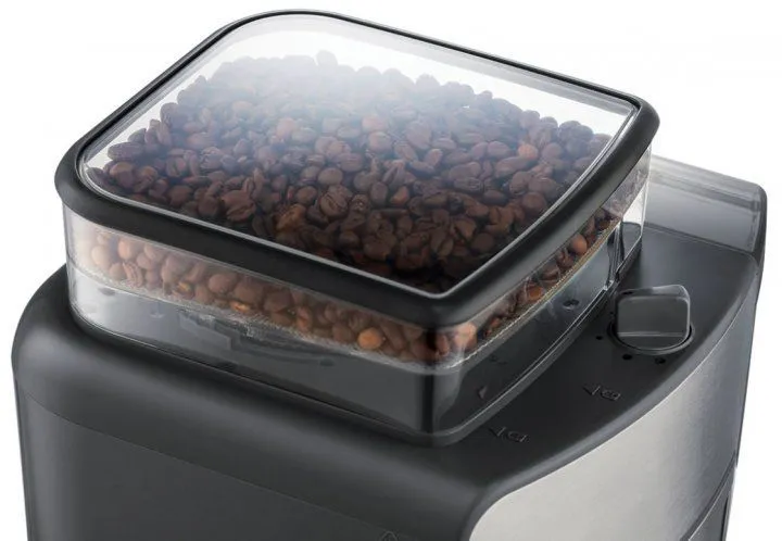 Крапельна кавоварка RUSSELL HOBBS Grind and Brew 25610-56