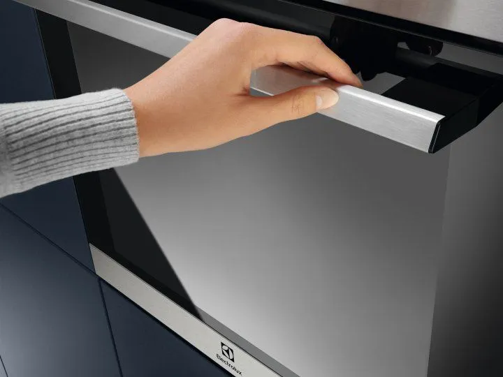 Духова шафа електрична ELECTROLUX EOF3H40BX