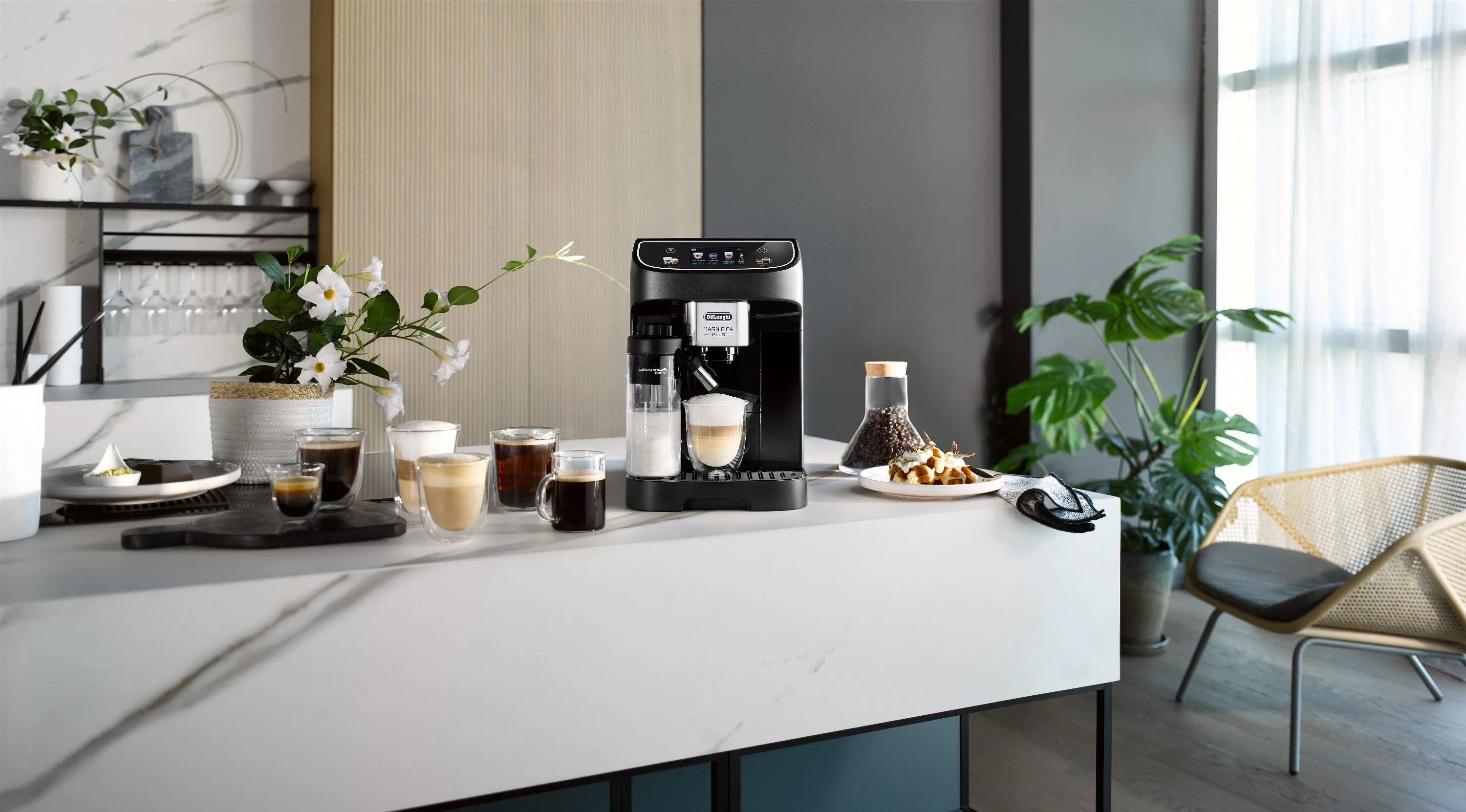 Кавомашина DELONGHI Magnifica Plus ECAM 320.60 B