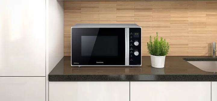 Мікрохвильова піч Panasonic Inverter Slim-Line NN-CD565BZPE