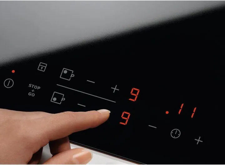 Варильна поверхня електрична Electrolux EHF6342XOK