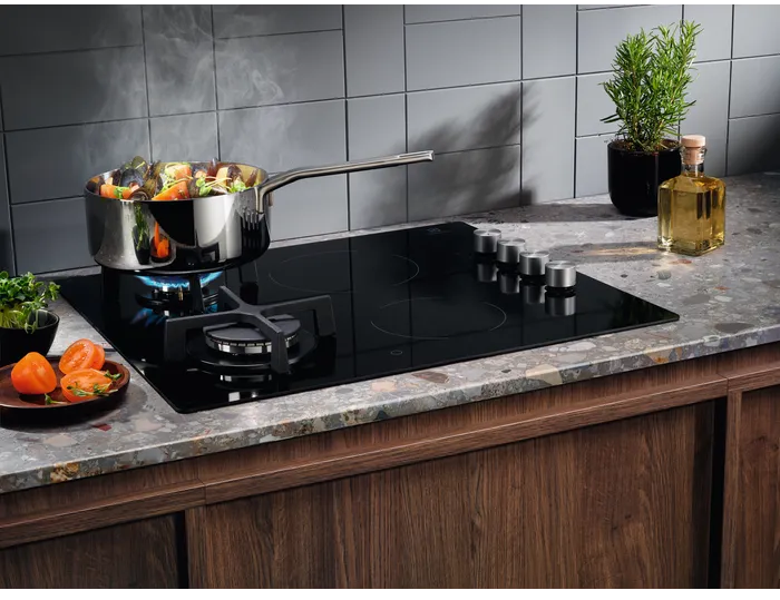Варильна поверхня комбінована Electrolux EGE6172NOK