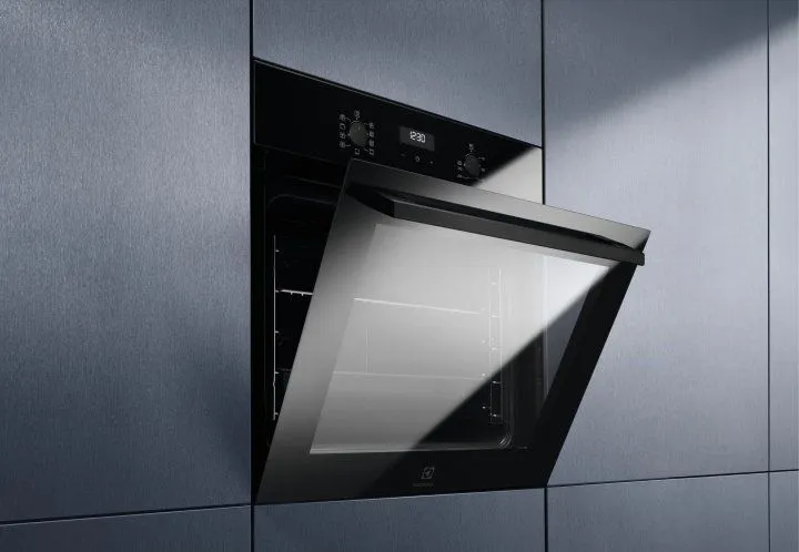 Духова шафа електрична Electrolux EOD5H70BZ