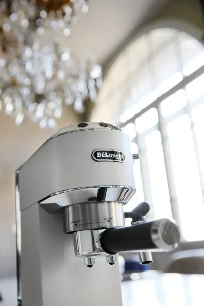 Кавоварка еспресо DELONGHI EC 685 W