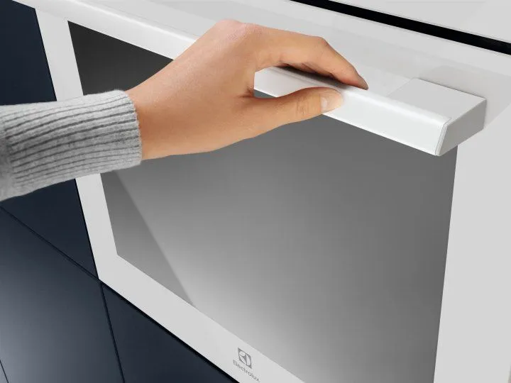 Духова шафа електрична ELECTROLUX EOB7S31V