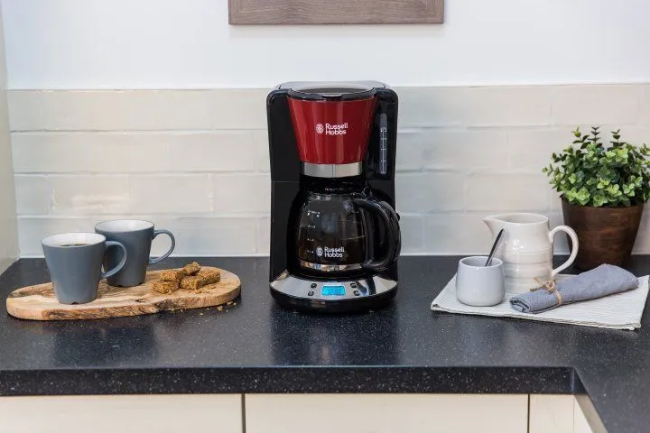 Крапельна кавоварка RUSSELL HOBBS Colours Plus 24031-56