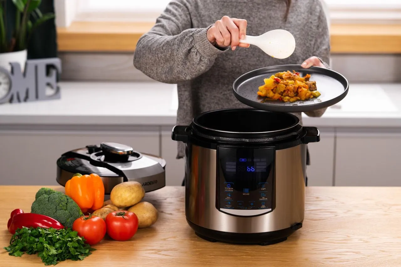 ARDESTO Мультиварка-скороварка MPC-P226, 900Вт, чаша-6л, електр. керування , книга рецептів, нерж. сталь+пластик, срібляста