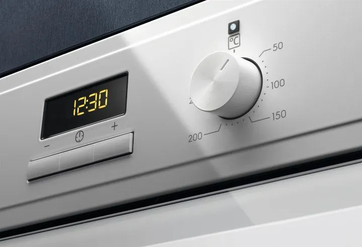 Духова шафа електрична ELECTROLUX EOF3H40BW