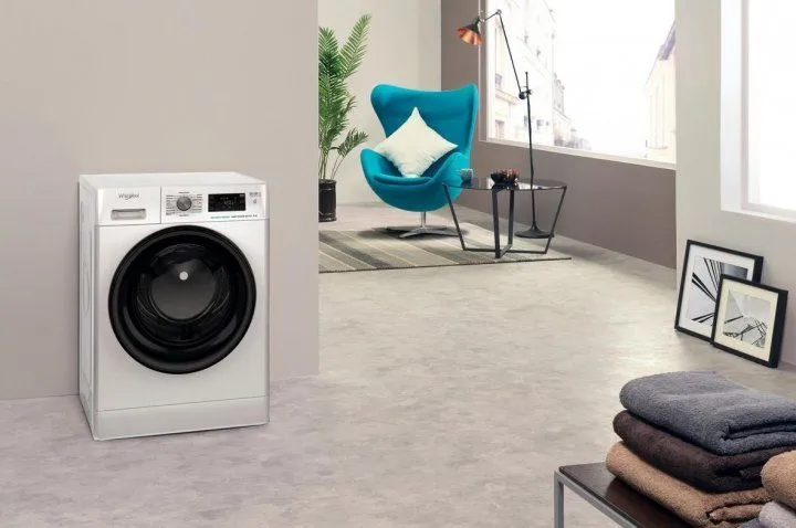 Пральна машина повногабаритна WHIRLPOOL FFB 8248 BV UA