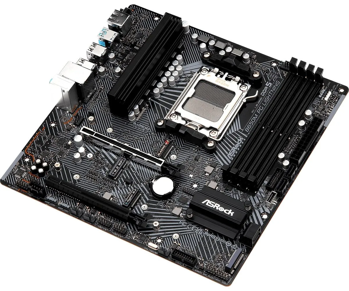 ASRock Материнська плата B650M PG LIGHTNING sAM5 B650 4xDDR5 M.2 HDMI DP mATX