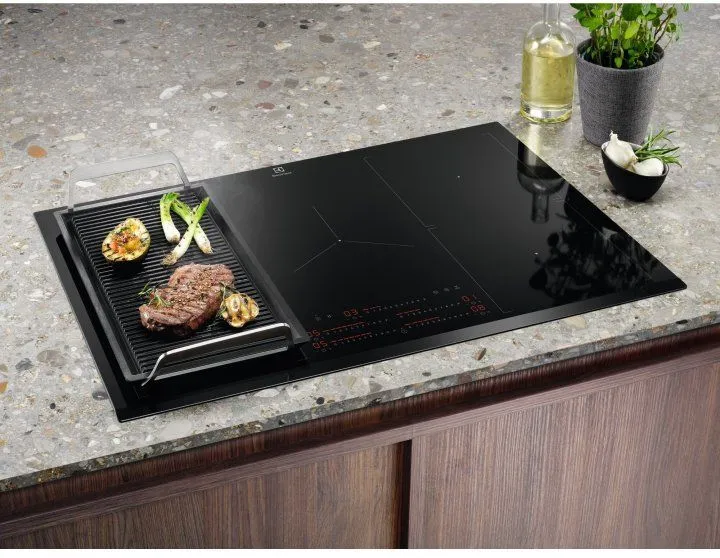 Варильна поверхня електрична Electrolux EIV84550