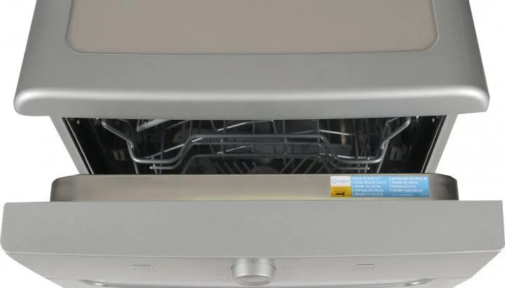Посудомийна машина INDESIT DSCFE 1B10 S RU