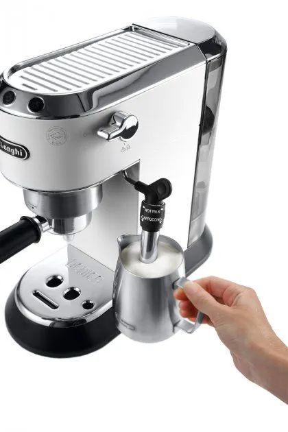 Кавоварка еспресо DELONGHI EC 685 W