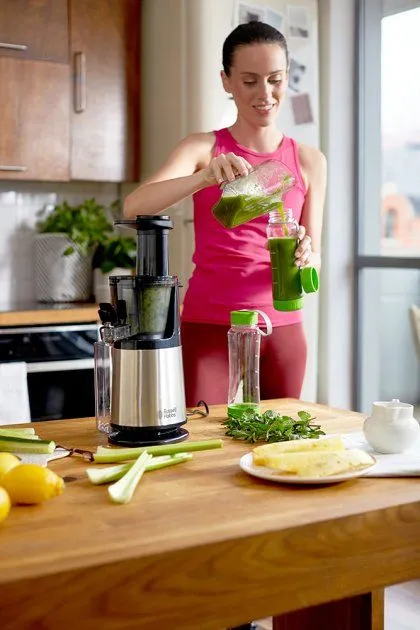 Соковижималка (соковичавниця) шнекова RUSSELL HOBBS 25170-56
