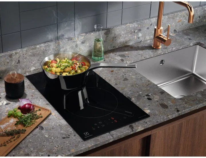 Варильна поверхня індукційна Domino Electrolux LIT30230C