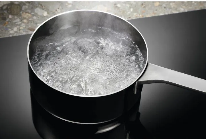 Варильна поверхня індукційна Electrolux CIV644
