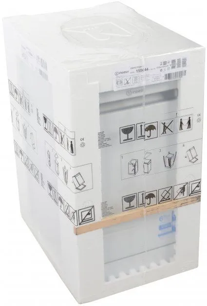 Посудомийна машина INDESIT DSFO 3T224 C