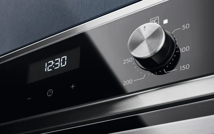 Духова шафа електрична ELECTROLUX EOF5H40BX
