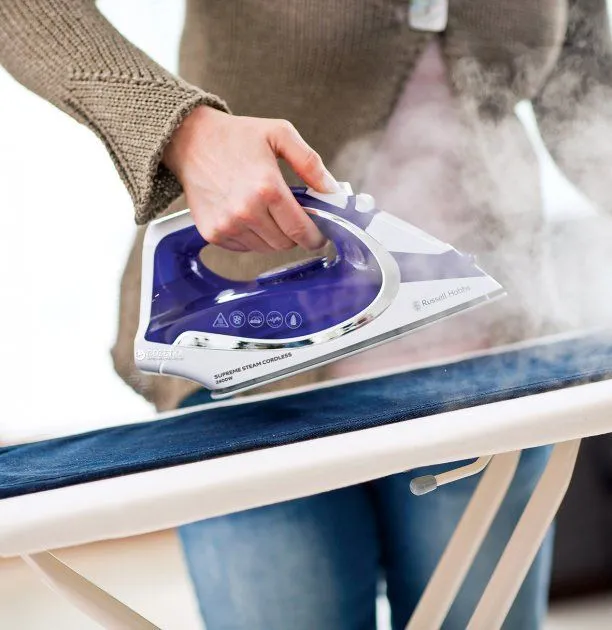 Праска Russell Hobbs Supreme Steam Cordless 23300-56