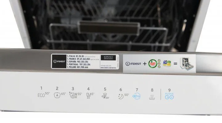 Посудомийна машина INDESIT DSFO 3T224 C