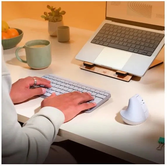 Миша Logitech Lift for Mac Vertical Ergonomic, Off-White/Pale Grey (910-006477)