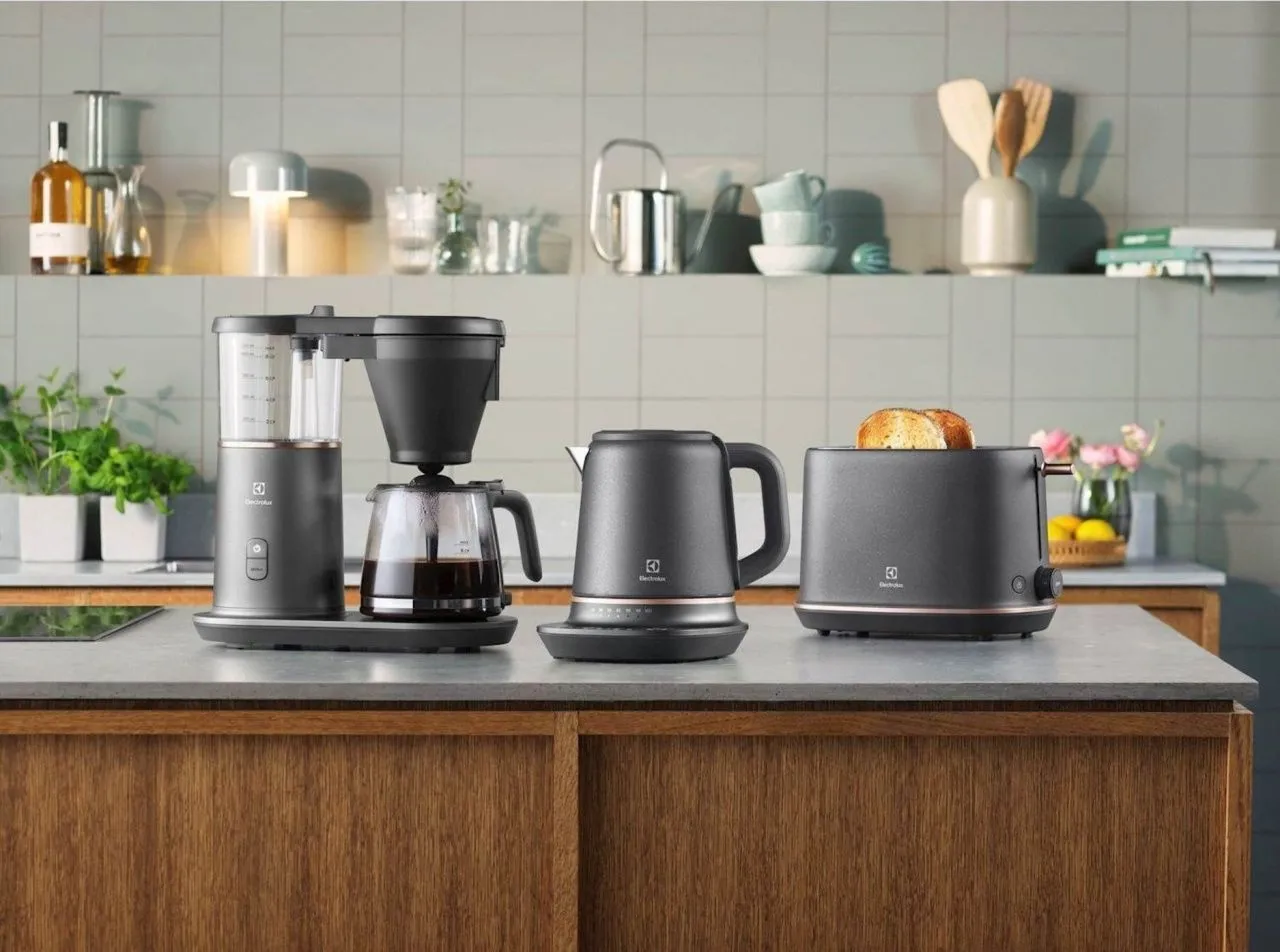 Електрочайник Electrolux E7K1-6BP