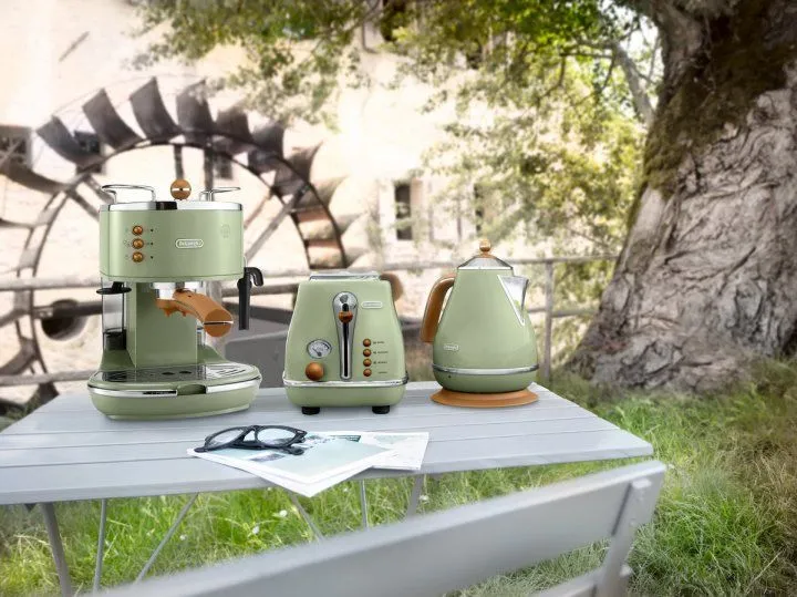 Електрочайник DELONGHI KBOV 2001 GR