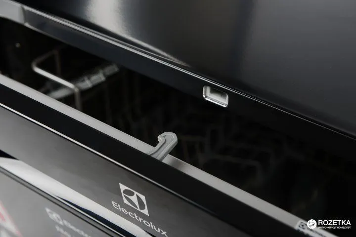 Посудомийна машина ELECTROLUX ESF2400OK