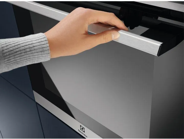 Духова шафа електрична Electrolux EOD5H70BX