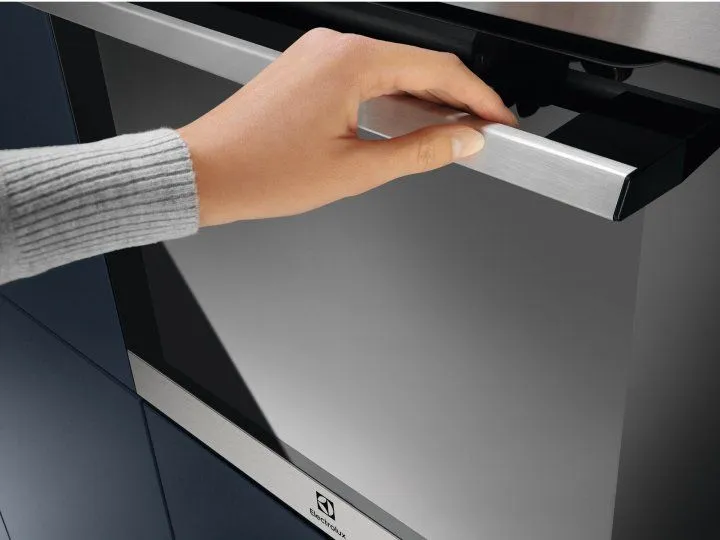Духова шафа електрична Electrolux EOH4P56BX